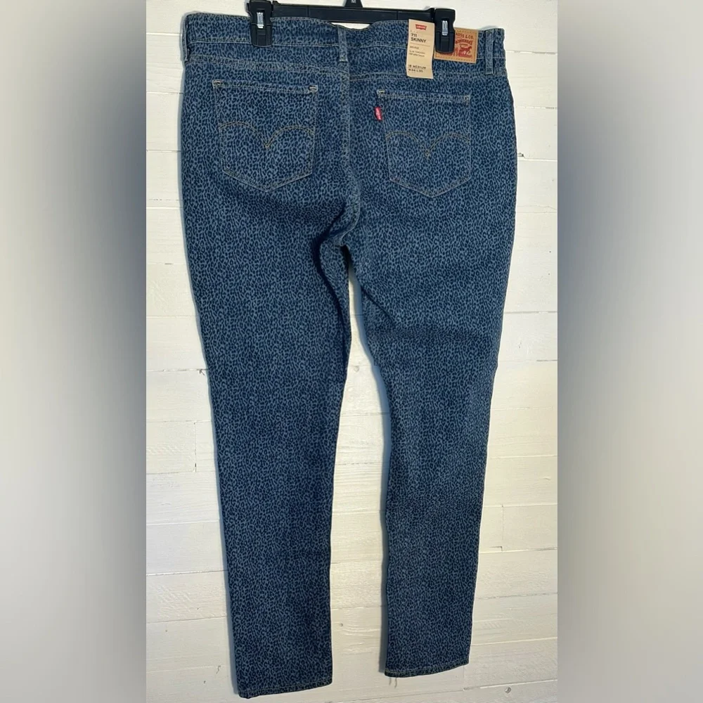 NWT Women’s Levi’s Sculpt 711 skinny, blue animal print denim, plus size 18.